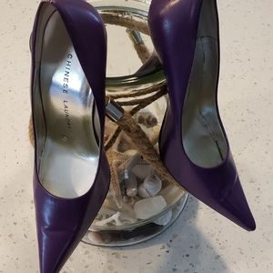 Purple pumps